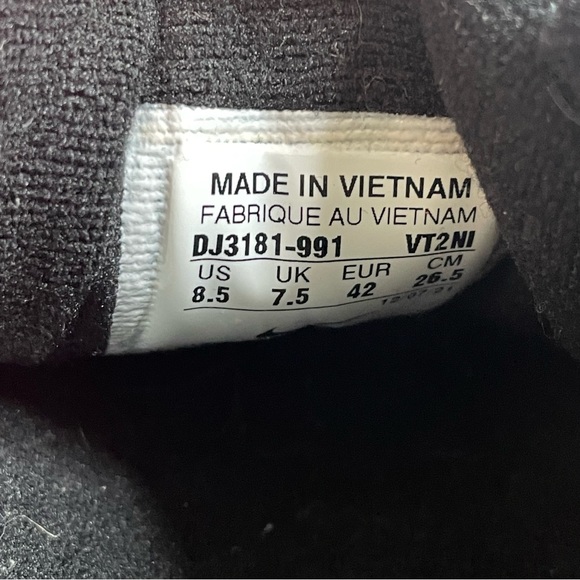 Nike - Picture 4 of 6